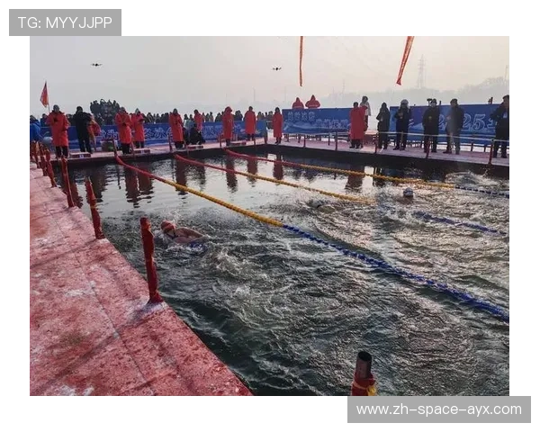 零下9度海水中劈波斩浪，大连冬泳公开赛吸引中外两千“泳士”